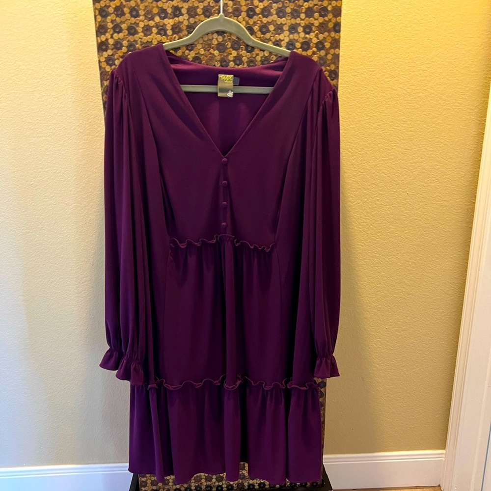 Taylor Women Two Tiered Button Dress Size 20
